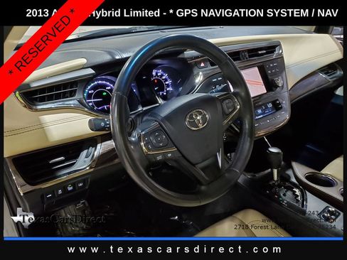 Used 2013 Toyota Avalon Limited w/ Technology Pkg FWD image 7
