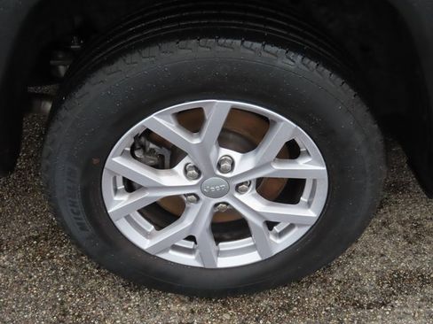 Used 2022 Jeep Grand Cherokee L Limited image 13