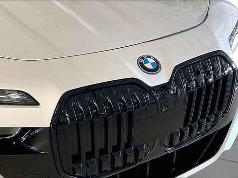 Used 2024 BMW i7 eDrive50 w/ M Sport Package RWD image 30