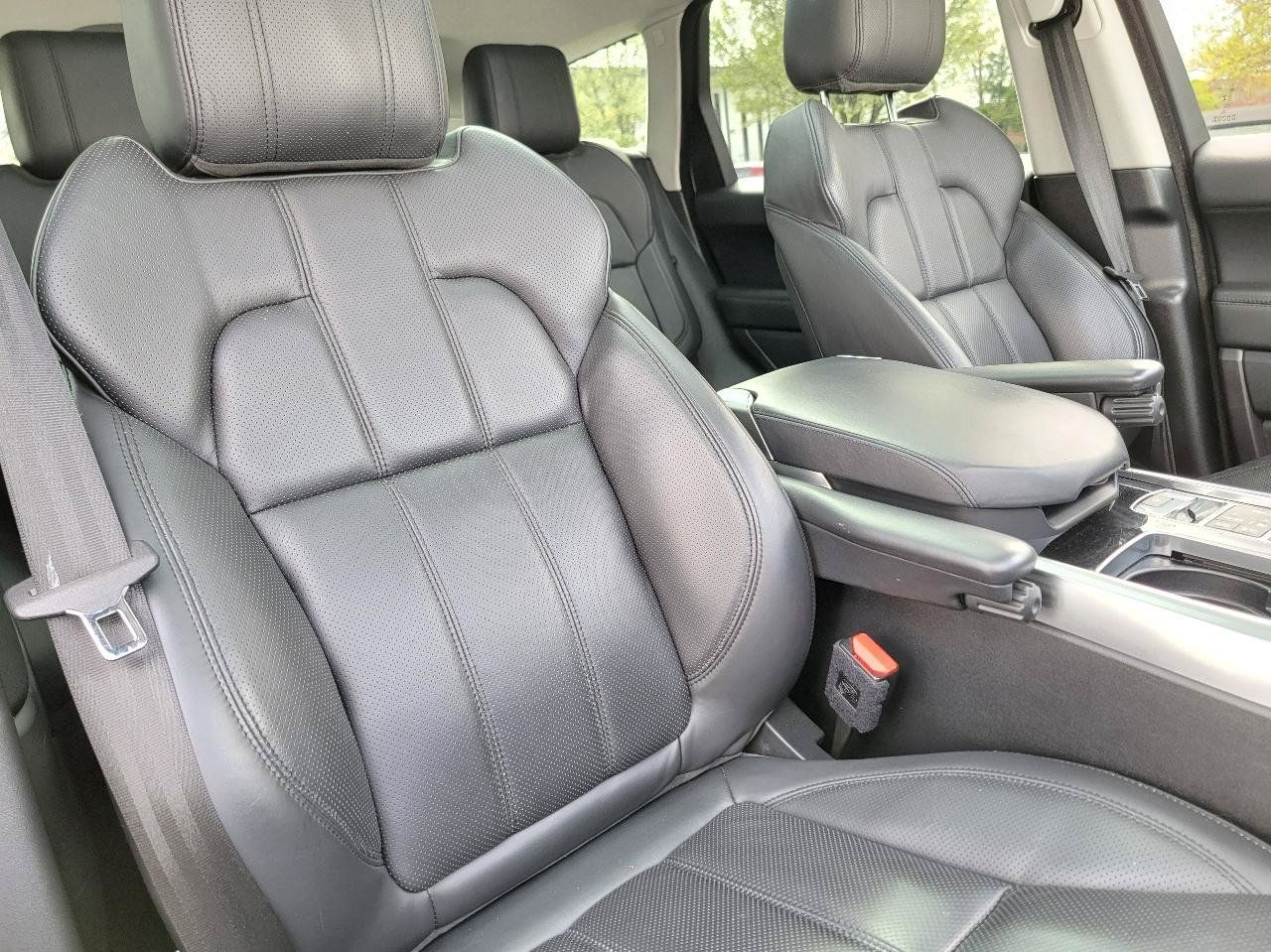 Used 2017 Land Rover Range Rover Sport HSE AWD/4WD image 39