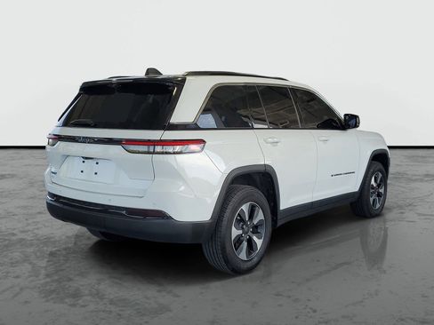 Certified 2022 Jeep Grand Cherokee Limited 4xe w/ Luxury Tech Group II AWD/4WD image 2