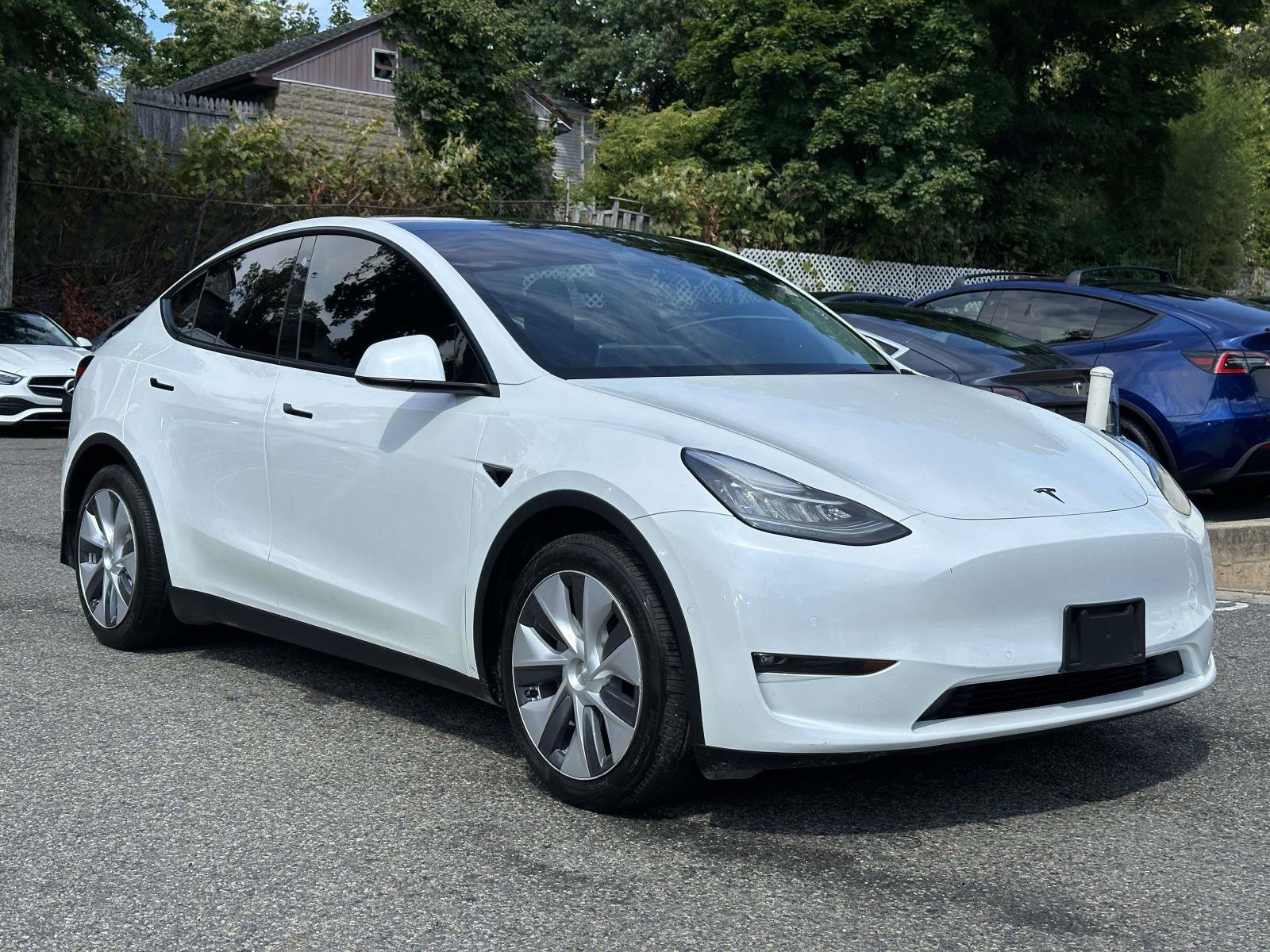 Used 2021 Tesla Model Y Long Range AWD/4WD image 1