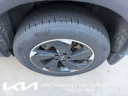 Used 2024 Nissan Rogue SV FWD image 7