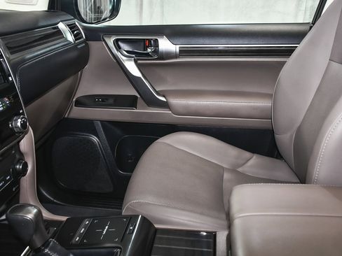 Used 2023 Lexus GX 460 Premium image 47