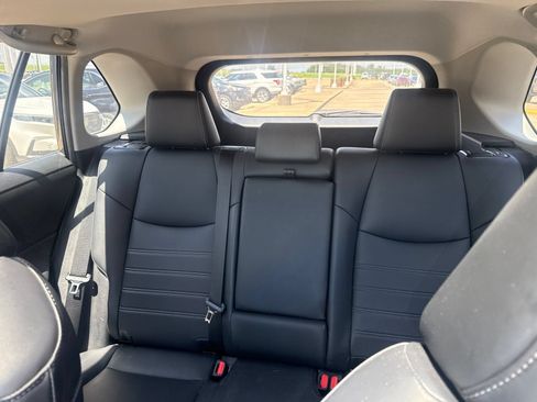 Used 2020 Toyota RAV4 XLE Premium FWD image 10