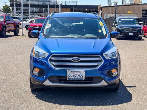 Used 2018 Ford Escape SE FWD image 6