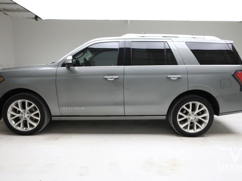 Used 2019 Ford Expedition Platinum image 2