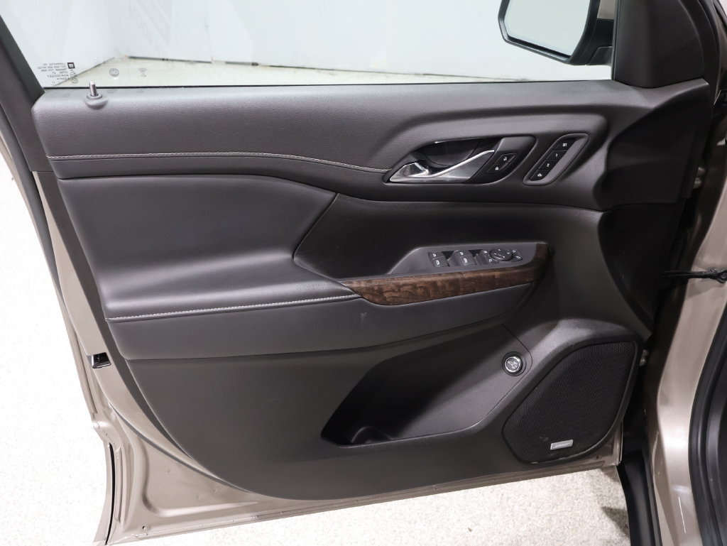 Used 2022 GMC Acadia Denali w/ Denali Ultimate Package AWD/4WD image 15