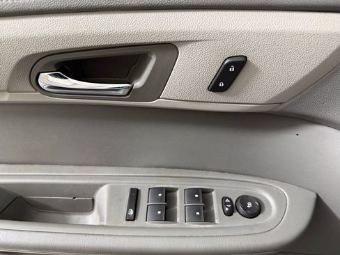 Used 2017 Chevrolet Traverse LT image 14