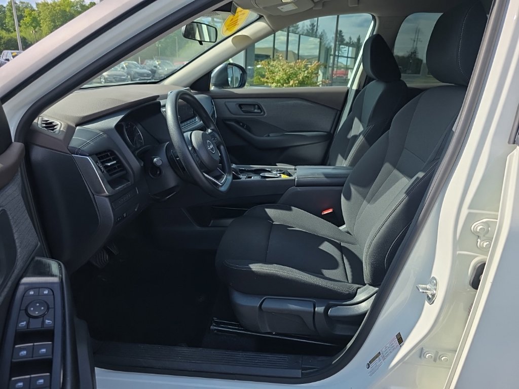 Used 2023 Nissan Rogue S AWD/4WD image 20