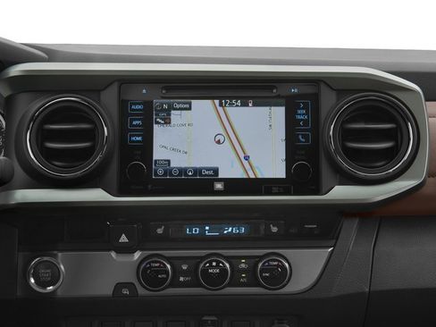 Used 2017 Toyota Tacoma Limited image 17