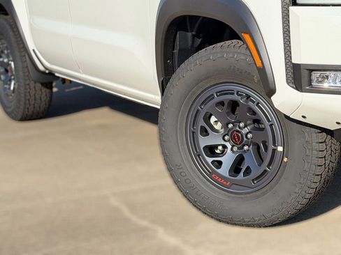 New 2026 Nissan Frontier PRO-4X w/ Tow Package AWD/4WD image 8
