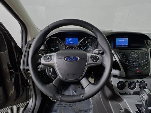 Used 2014 Ford Focus SE w/ Equipment Group 201A image 18