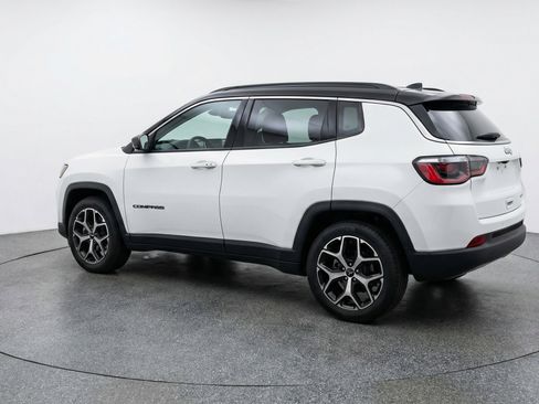 Used 2025 Jeep Compass Limited image 6