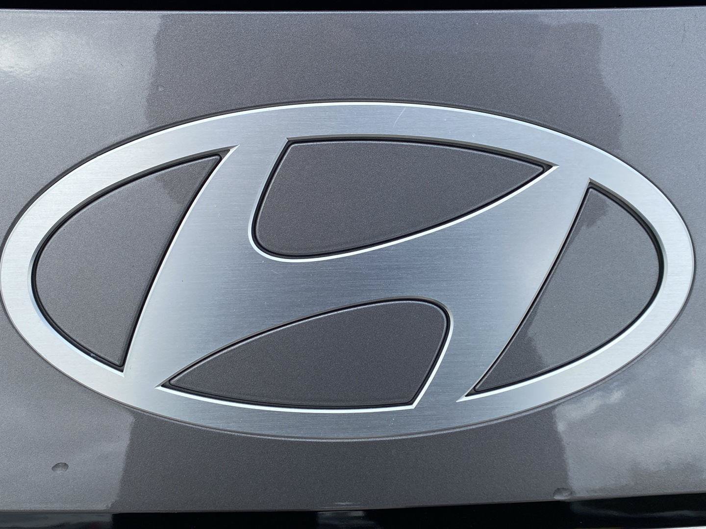 Used 2024 Hyundai Elantra SEL w/ Convenience Package FWD image 9