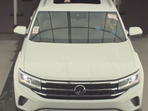 Used 2021 Volkswagen Atlas Cross Sport SEL image 2