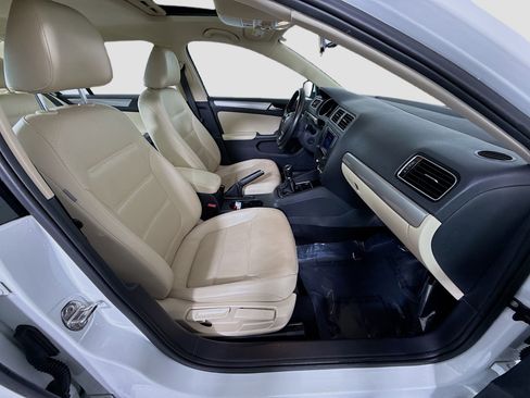 Used 2017 Volkswagen Jetta SE image 29