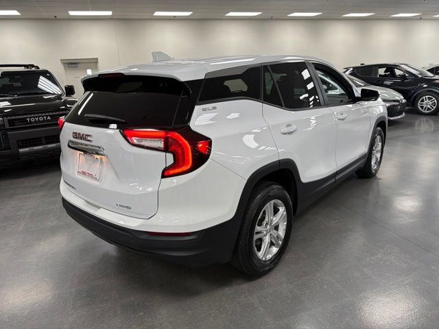 Used 2024 GMC Terrain SLE AWD/4WD image 7