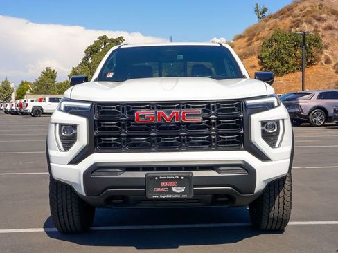 Used 2025 GMC Canyon Elevation image 4