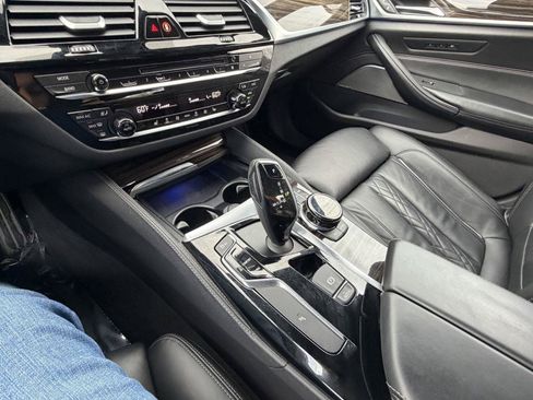 Used 2018 BMW M550i xDrive AWD/4WD image 18