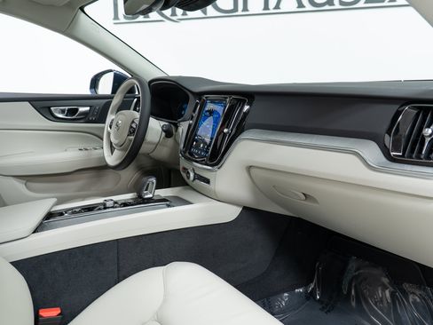 New 2026 Volvo V60 B5 Cross Country Plus w/ Climate Package AWD/4WD image 21