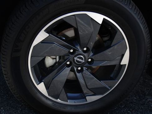 Certified 2024 Nissan Rogue SV AWD/4WD image 33