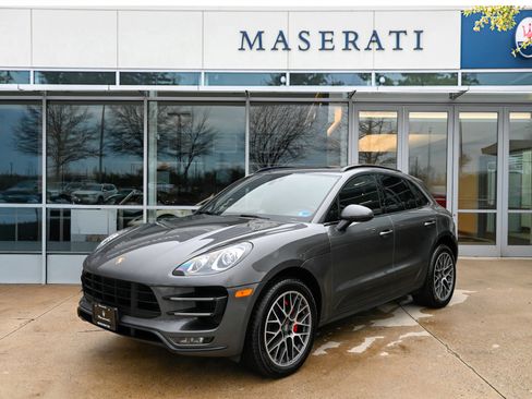 Used 2018 Porsche Macan Turbo image 1