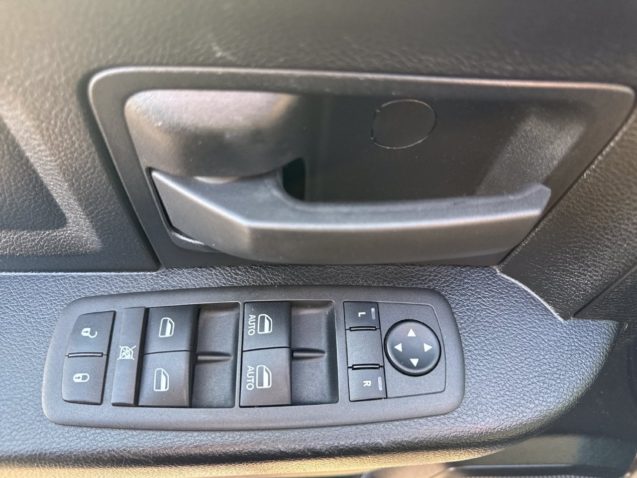 Used 2022 RAM 1500 Express w/ Wheel & Sound Group AWD/4WD image 14