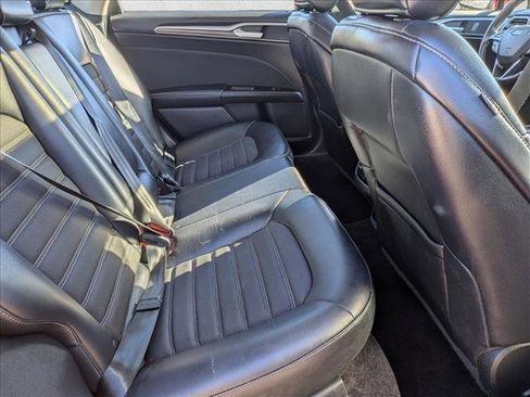 Used 2017 Ford Fusion SE w/ Equipment Group 601A image 21