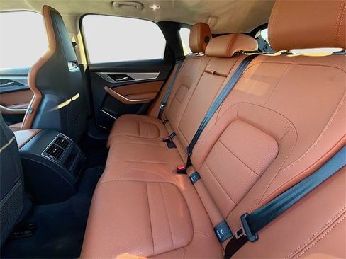 Used 2023 Jaguar F-PACE R-Dynamic S image 20
