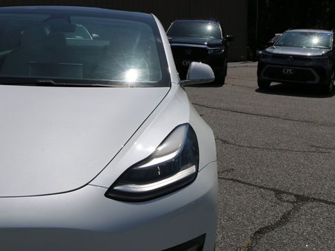 Used 2020 Tesla Model 3 Performance AWD/4WD image 13