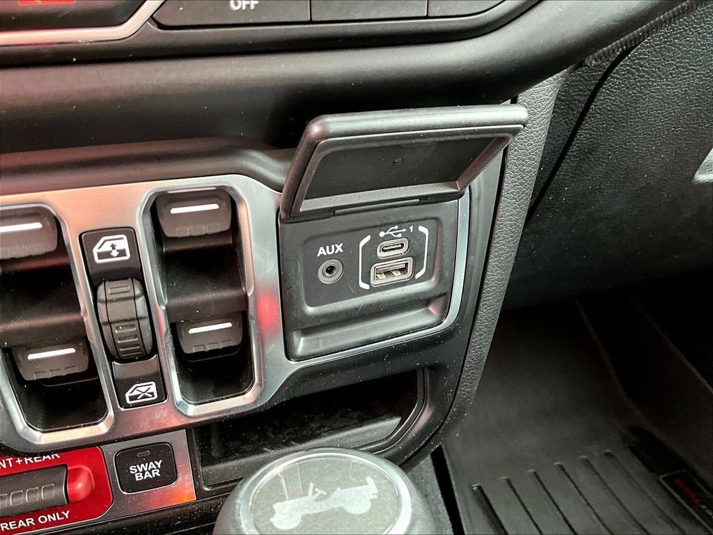 Used 2021 Jeep Wrangler Unlimited Rubicon 4xe w/ Cold Weather Group AWD/4WD image 18