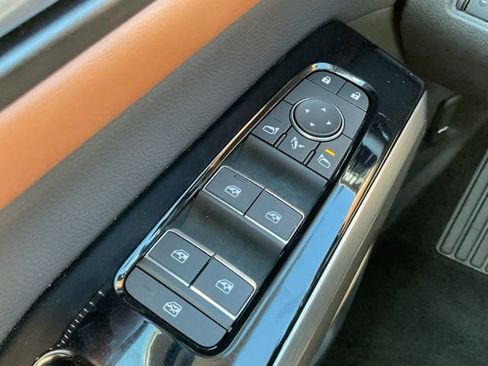 Used 2025 Nissan Pathfinder Platinum AWD/4WD image 40