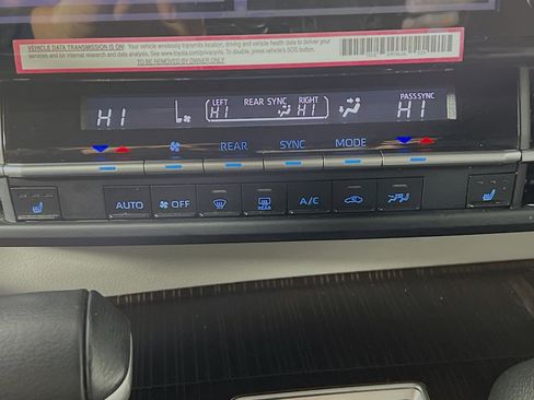 Used 2024 Toyota Sienna XLE image 26