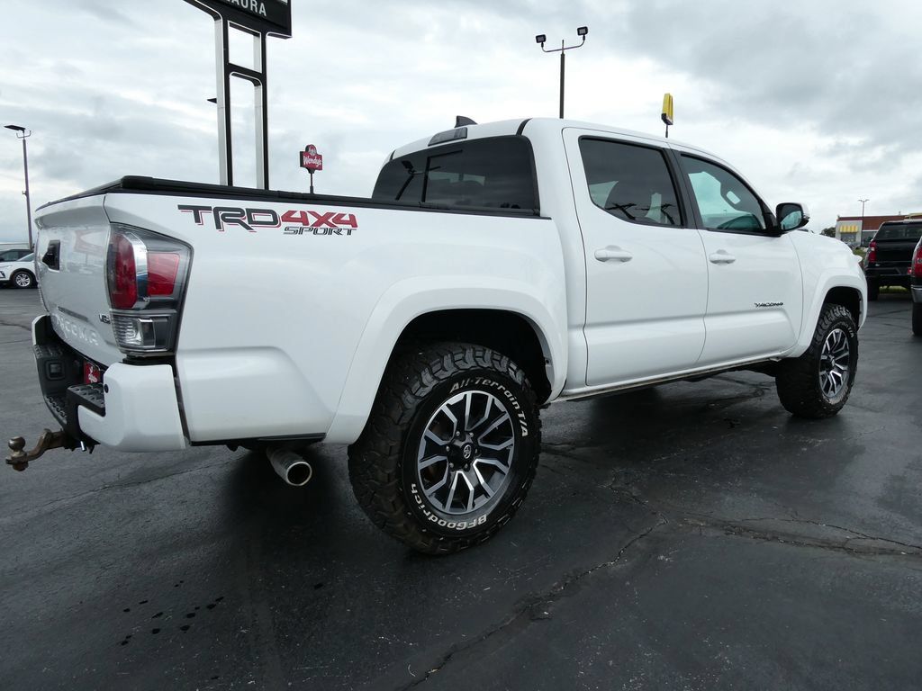 Used 2023 Toyota Tacoma TRD Sport w/ TRD Premium Sport Package AWD/4WD image 5
