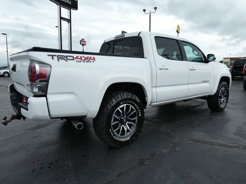 Used 2023 Toyota Tacoma TRD Sport w/ TRD Premium Sport Package AWD/4WD image 5