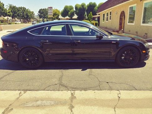 Used 2017 Audi A7 3.0T Premium Plus w/ 20" Wheel & Tire Package image 3