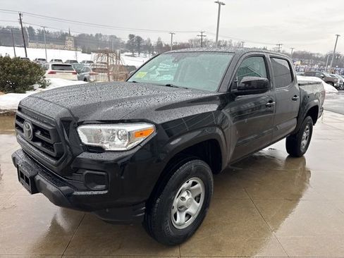Used 2023 Toyota Tacoma SR image 3