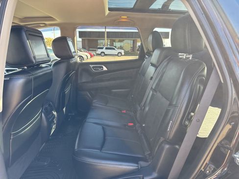 Used 2018 Nissan Pathfinder Platinum image 20