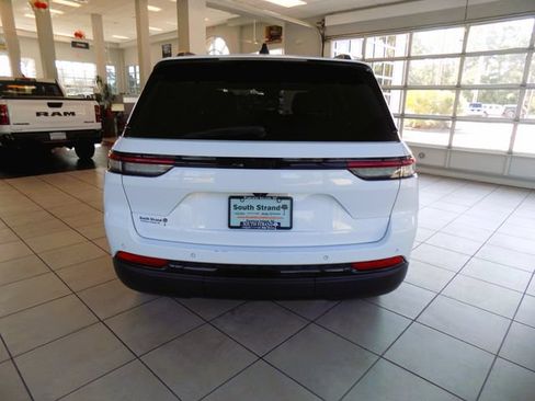 Certified 2024 Jeep Grand Cherokee Altitude RWD image 6