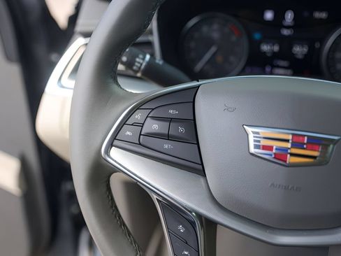 Used 2020 Cadillac XT5 Premium Luxury FWD image 11
