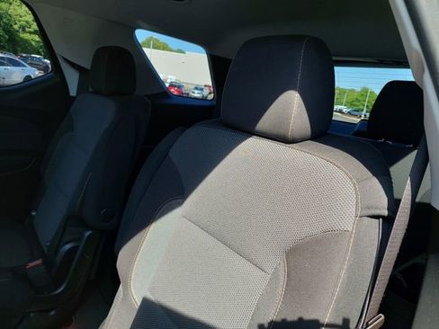 Used 2020 Chevrolet Traverse LT FWD image 23