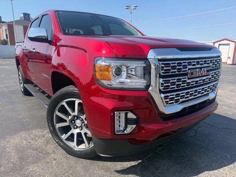 Used 2022 GMC Canyon Denali RWD image 2