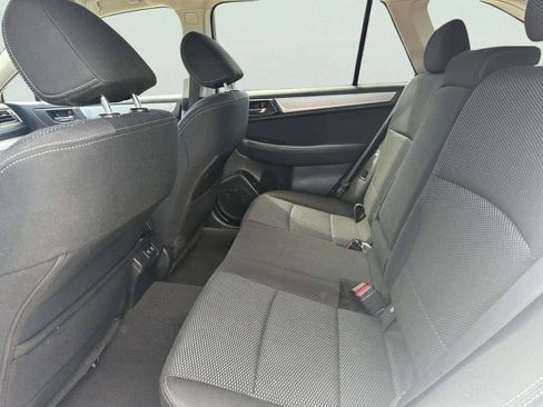 Used 2019 Subaru Outback 2.5i Premium w/ Popular Package #2 AWD/4WD image 11