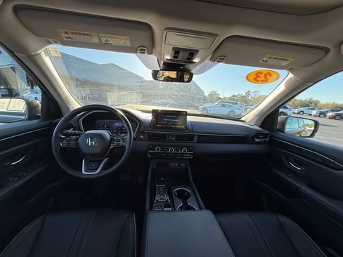 Used 2023 Honda Pilot Elite image 12