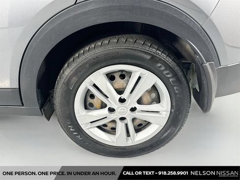 Used 2019 Nissan Kicks S FWD image 28