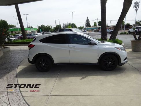 Used 2021 Honda HR-V Sport image 9