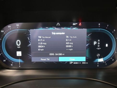 Used 2022 Volvo XC60 B5 Momentum w/ Climate Package image 22