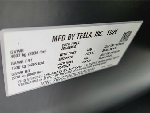 Used 2024 Tesla Cybertruck AWD Crew Cab image 57