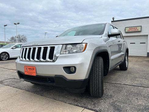 Used 2013 Jeep Grand Cherokee Laredo w/ Laredo E Group image 8